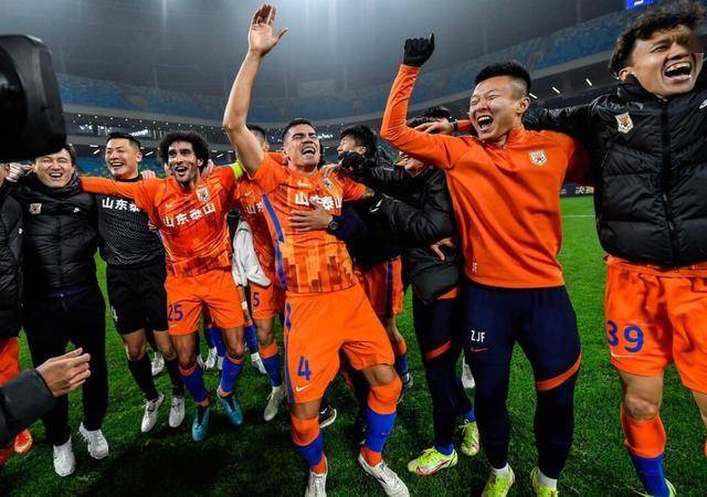 球队的实力逐渐凸显,引发球迷热议! 球队的实力逐渐凸显,引发球迷热议!