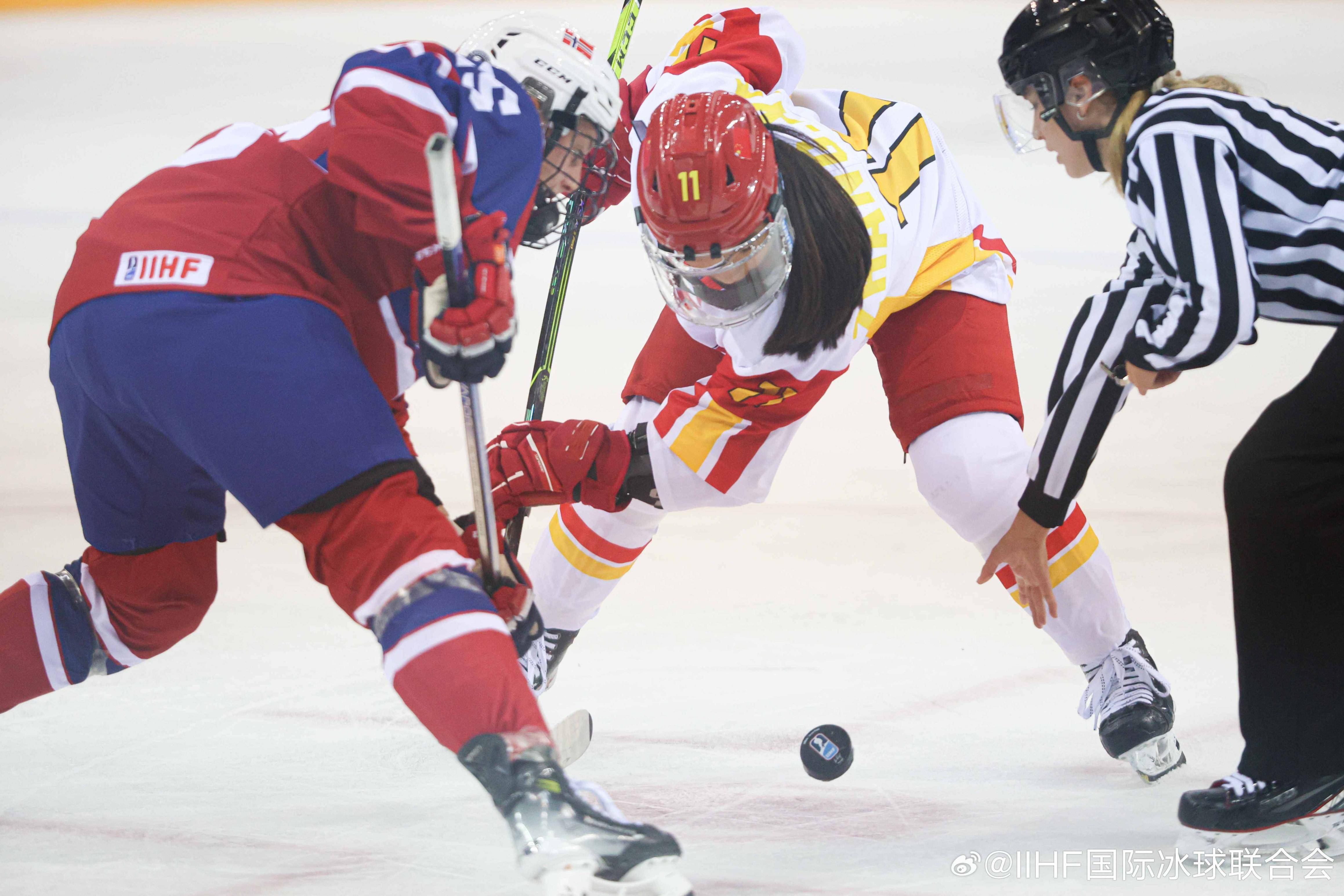 惊天逆转!冰球战队挺进四强 惊天逆转!冰球战队挺进四强