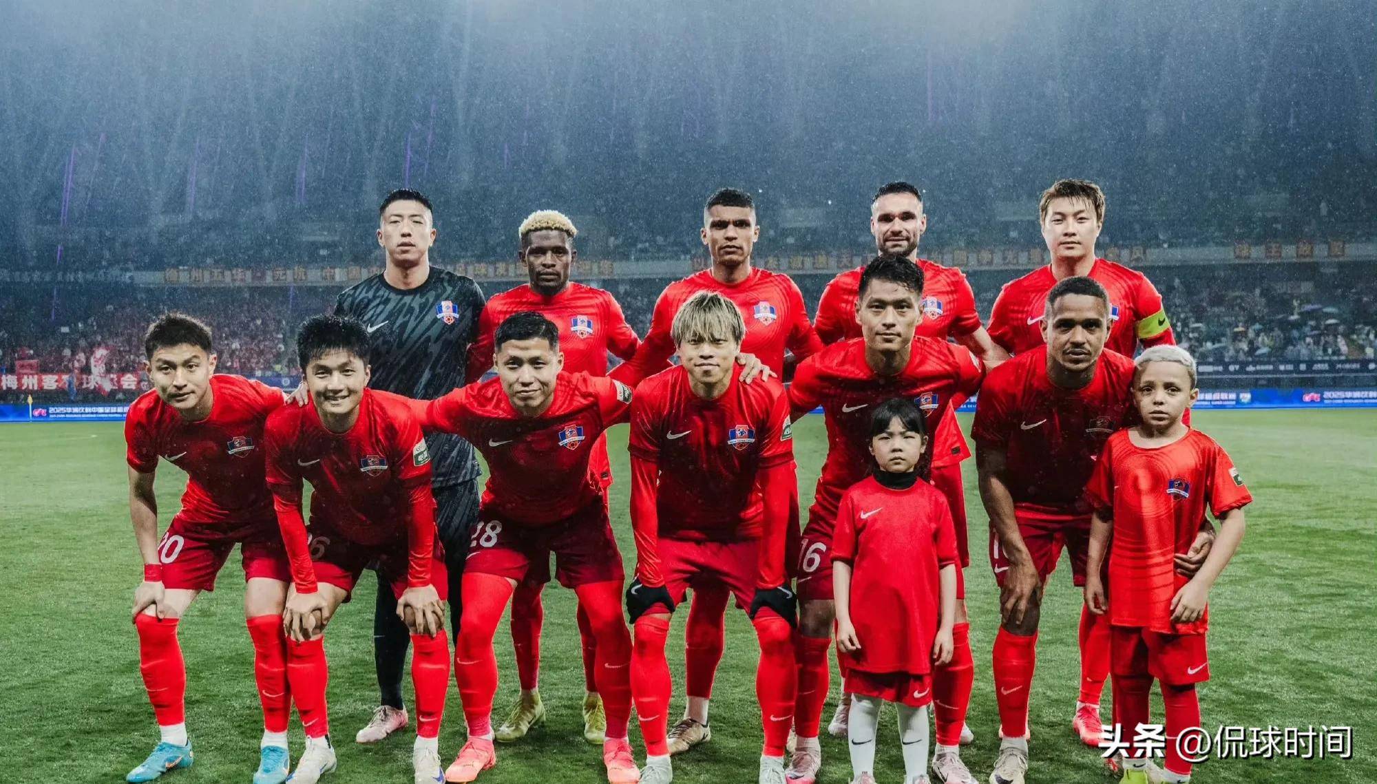 包含马来西亚队完胜日本队，辛杜状态火热的词条